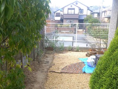 花壇のレンガ積みと生け垣作り｜庭をかっこよくして欲しい　京都府八幡市