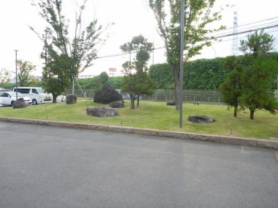 芝刈り後の庭園