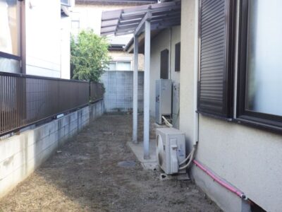 庭のカイズカイブキとササなどの剪定・除草を3人6時間で実施|大阪府摂津市の施工事例